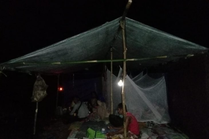 FOTO - Kondisi Warga di Pengungsian akibat Gempa Tehoru, Malteng