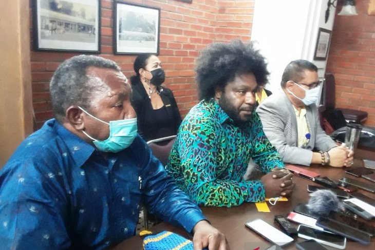 Ketua DPRD Tolikara bantah kenal penjual senjata KKB
