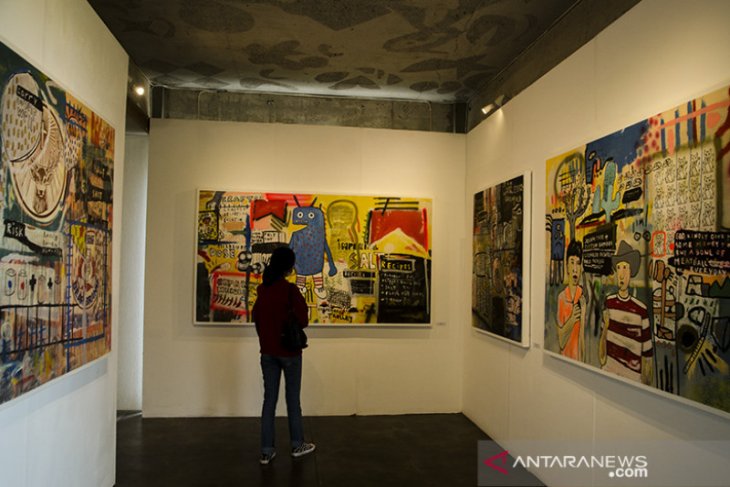 Pameran seni tumpang tindih 