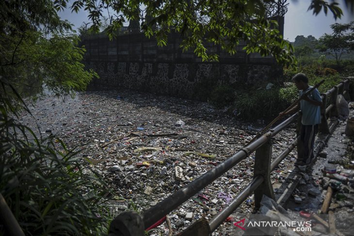 Sampah di sungai Citarum 