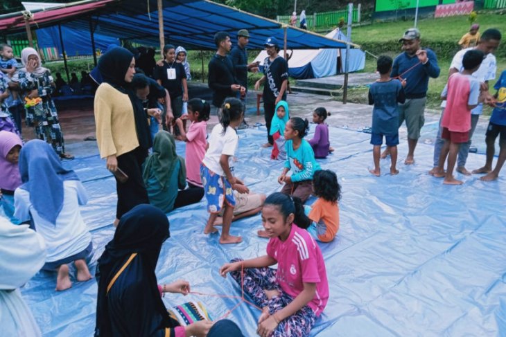 Relawan Ambon gelar pemulihan trauma anak-anak pengungsi gempa 61 begini penjelasannya