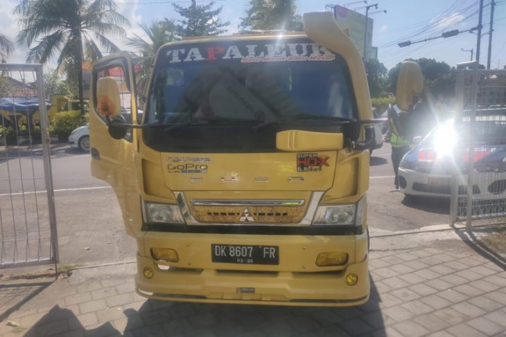 Sopir truk tabrak polisi saat bertugas ditetapkan sebagai tersangka