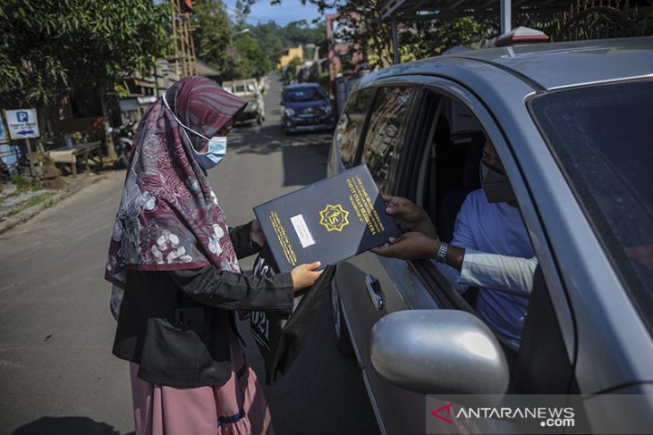 Pembagian rapor tanpa turun di Sumedang 