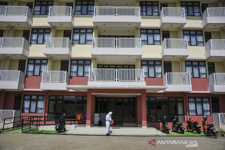 Persiapan rumah sakit darurat di Sumedang 