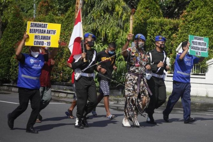 Aksi memperingati HUT Pomad