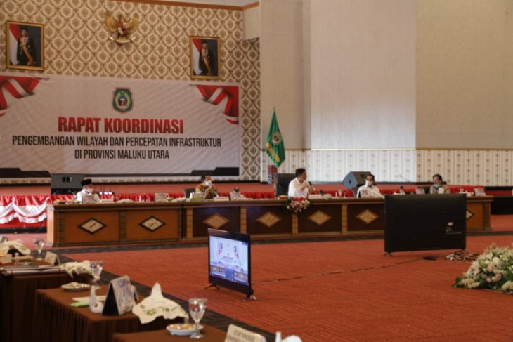 Menko Luhut pantau infrastruktur di Sofifi begini penjelasannya