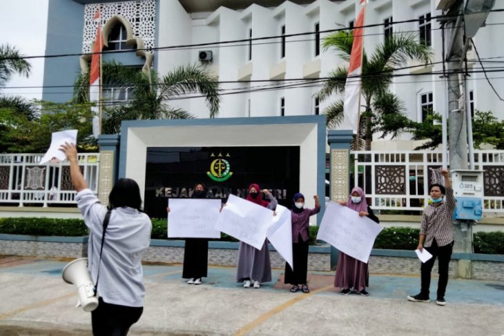 Mahasiswa tuntut kejelasan kasus proyek batu gajah di Kota Lhokseumawe
