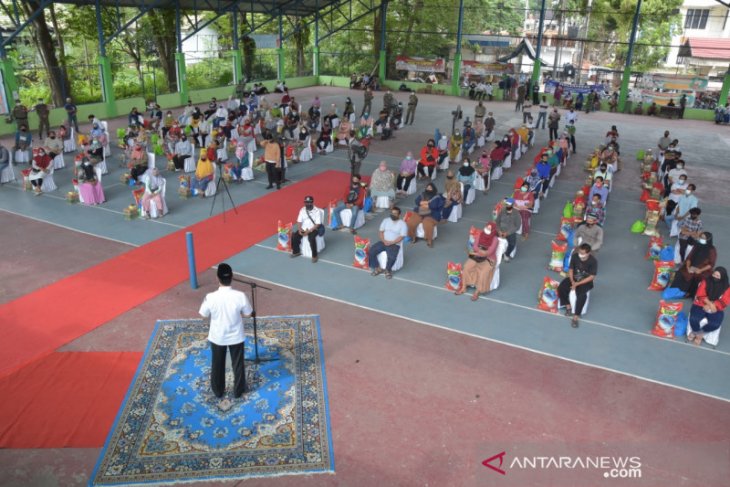 Wali Kota Jambi bantu sembako untuk 378 pedagang terdampak penutupan lokasi publik
