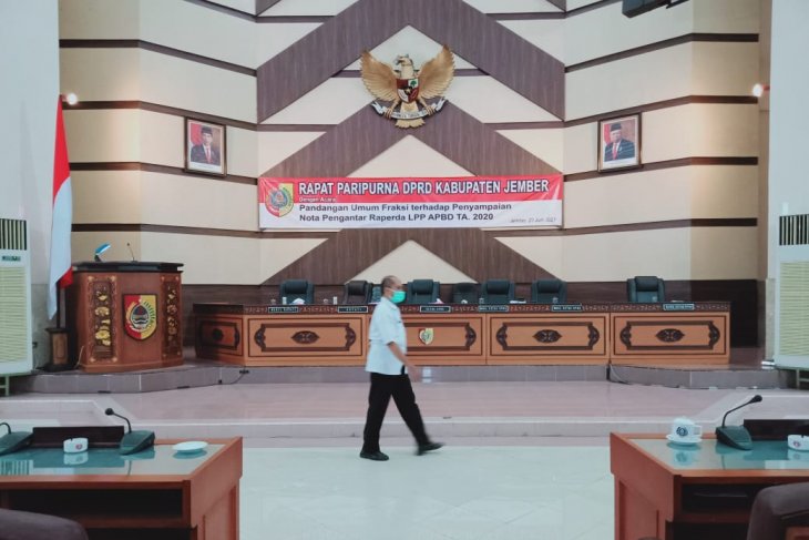 Ada satu anggota positif COVID-19, sidang paripurna DPRD Jember ditunda
