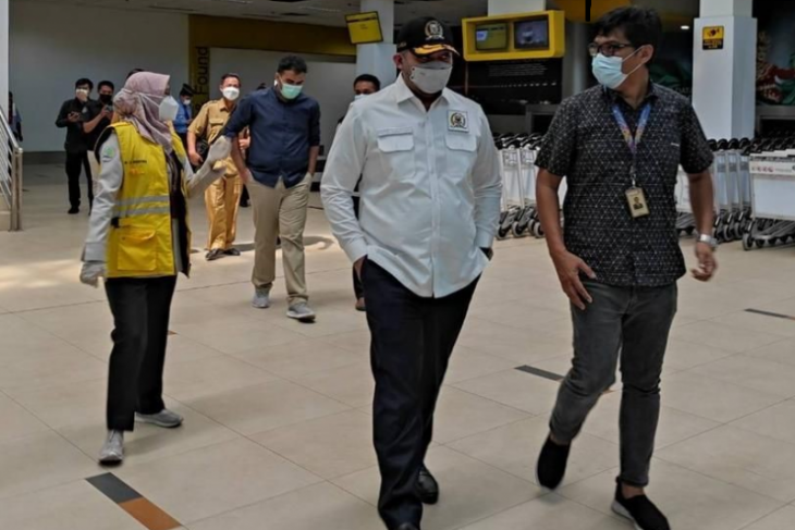 Pantau prokes COVID-19, Waka DPRD sidak bandara Jambi