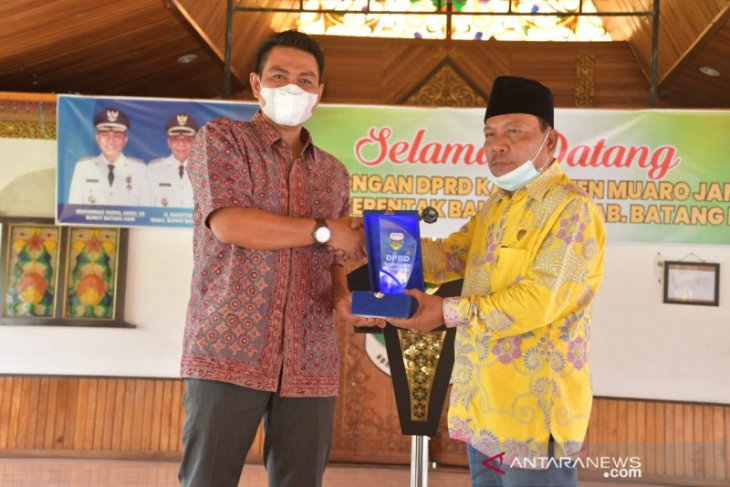Bupati Batanghari dan DPRD Muaro Jambi bahas tapal batas