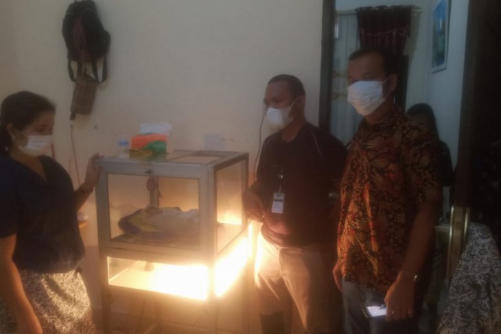 Warga Bukit Lawang Bahorok temukan bayi di bak sampah