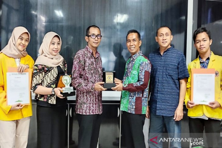 Haji Maming 69 jamin biaya kuliah 100 mahasiswa ULM sampai lulus