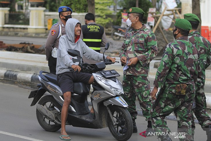 Razia masker di Indramayu 