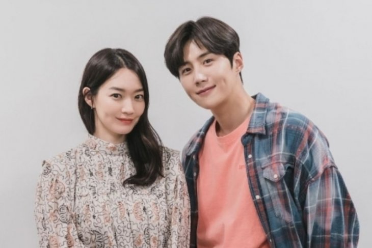 Kim Seon Ho adu akting dengan Shin Min A di drama