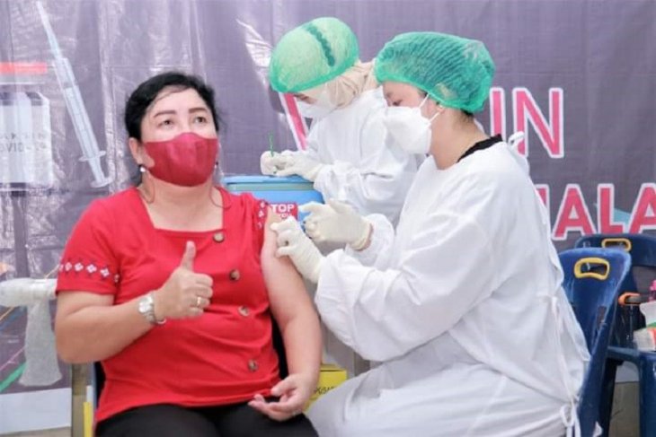 Dinkes Gunungsitoli gelar vaksinasi massal bagi pelayan publik