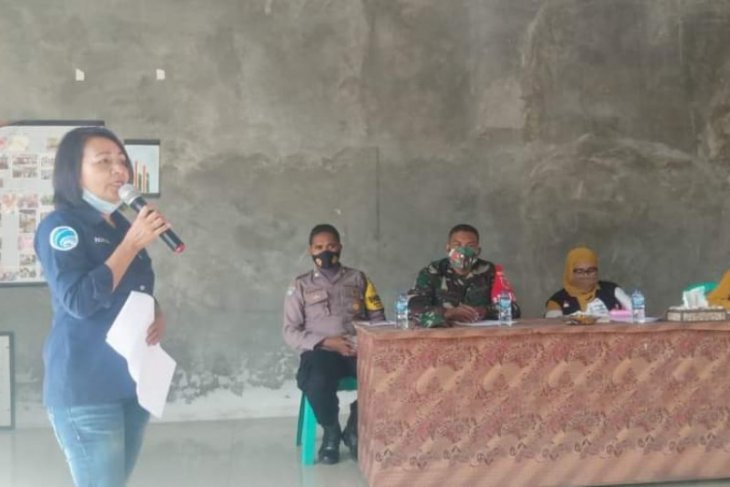 OPD lingkup Pemkot Ambon sosialisasi PPKM ke desa binaan patuhi Prokes