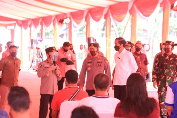 Kapolri targetkan 1.258.556 orang divaksin pada Sabtu