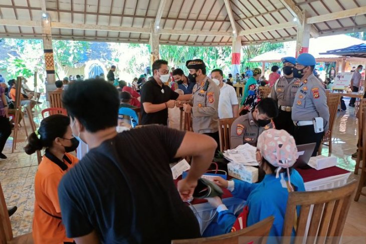 Pemkot-Polresta Denpasar lakukan vaksinasi massal sambut