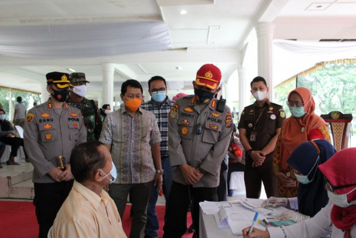 5.216 warga Langkat divaksin HUT Bhayangkara ke-75