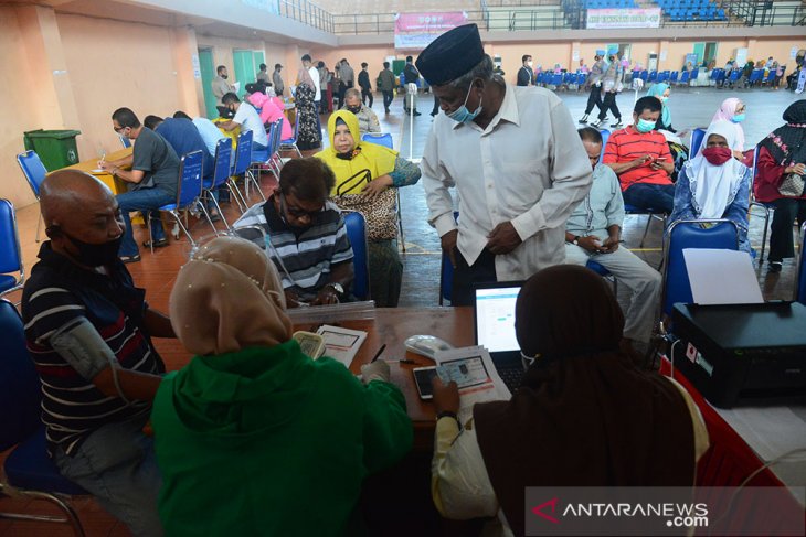 GEBRAKAN VAKSINASI MASAL DI TENGAH PADEMI  COVID-19