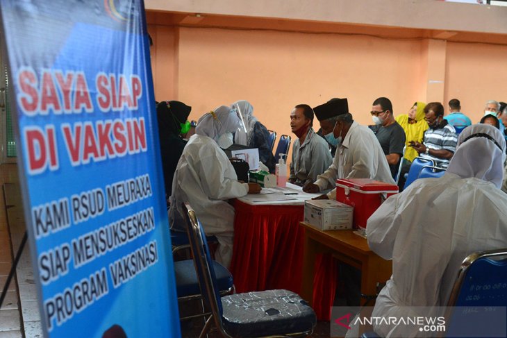 GEBRAKAN VAKSINASI MASAL DI TENGAH PADEMI  COVID-19