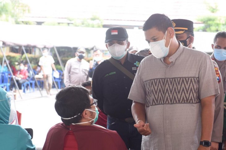 Forkopimda Kediri tinjau vaksinasi massal