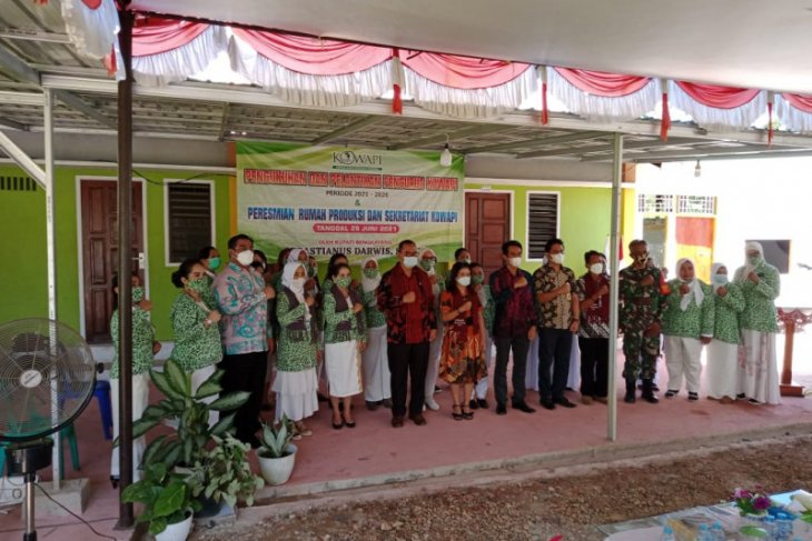 Sebastianus Darwis resmikan Rumah Produksi Bengkayang untuk pelaku UMKM