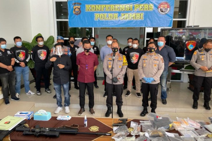 Polisi Jambi tembak satu anggota jaringan narkoba bersenjata api