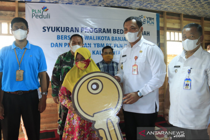 Wali Kota serahkan kunci bedah rumah ibu Halimah