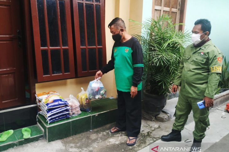 Bantuan warga isolasi 