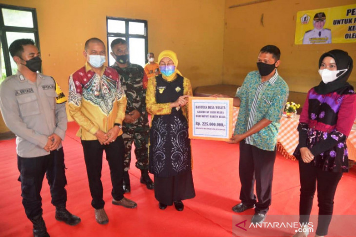 Bupati bantu tiga Pokdarwis Rp225 juta