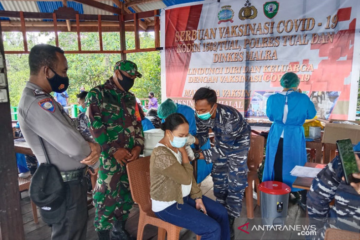 Lanal Tual Dan Pemkab Malra Tingkatkan Cakupan Vaksinasi COVID-19 ...