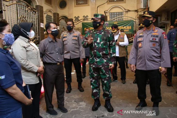 Panglima TNI puji tenaga kesehatan kesatria negara melawan COVID-19