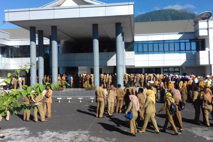 Pemkot Ternate berlakukan jam kerja bagi ASN antisipasi corona