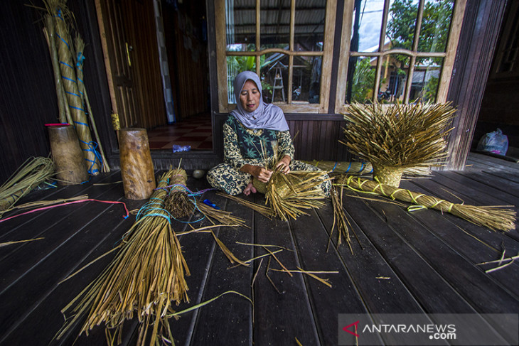 Produksi Kerajinan Purun Menurun Akibat Alih Fungsi Lahan