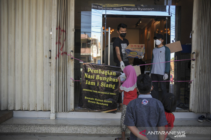 Rumah makan gratis di Sumedang 