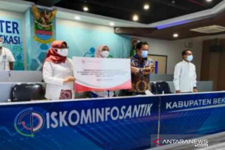 Pemkab Bekasi dapat bantuan alkes dari PT Cikarang Listrindo