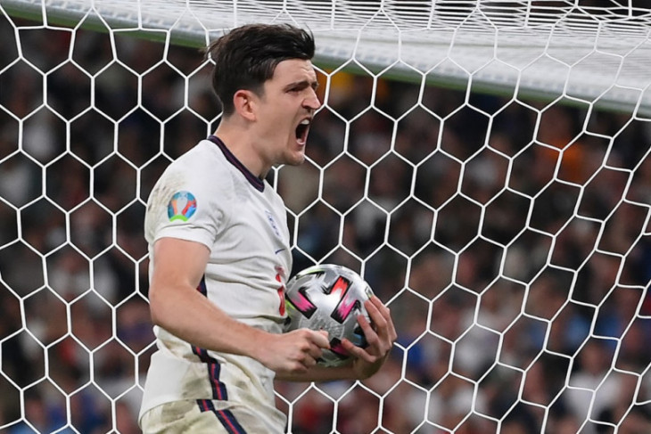 Ayah Harry Maguire cedera tulang rusuk saat keributan jelang Final Euro 2020