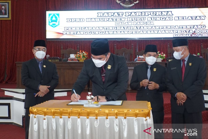Persetujuan bersama perda APBD 2020 wujud kemitraan DPRD dan Pemkab HSS