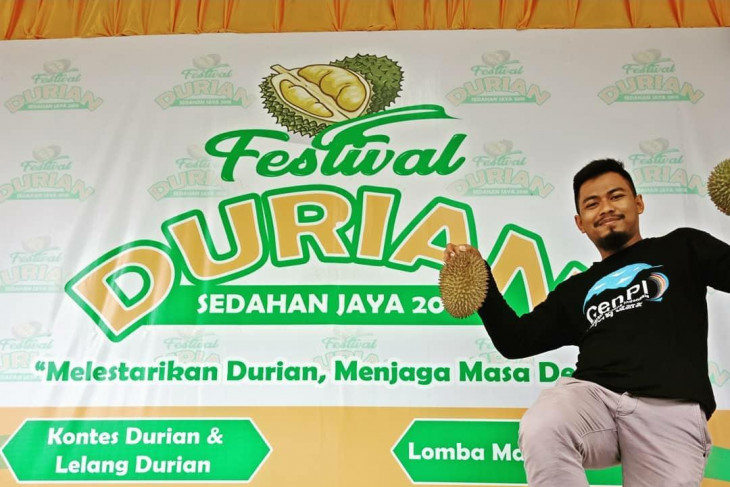 Disporapar Kayong Utara batalkan Festival Durian 2021 cegah penyebaran COVID