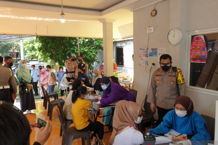 Vaksinasi massal keliling di 68 RT zona merah di Kota Bogor telah menyasar 1.704 orang