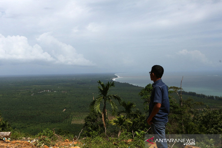 Destinasi Wisata Puncak Sigantang Sira