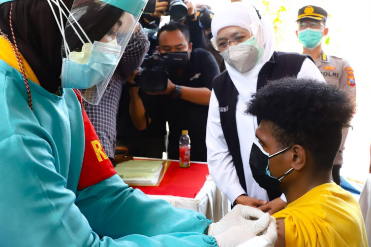 Forkopimda Jatim pastikan kelancaran program vaksinasi dari rumah ke rumah