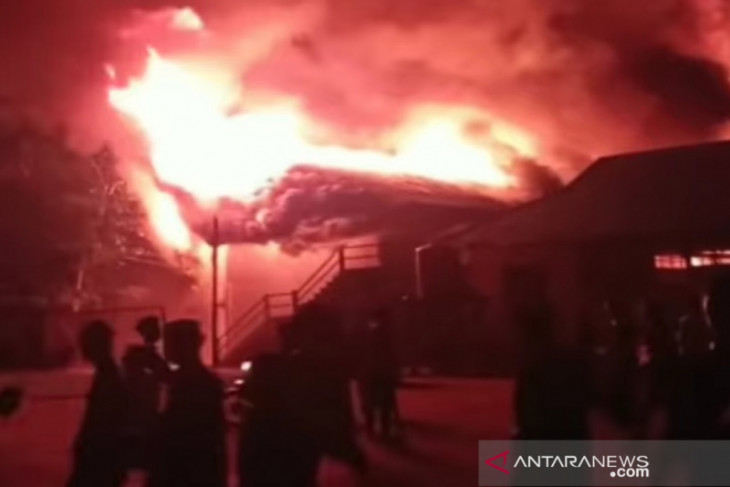 Pondok Pesantren Al Falah Putera di Banjarbaru terbakar
