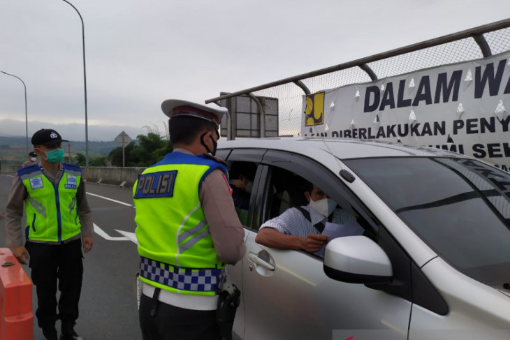 Ribuan kendaraan akan masuk Sukabumi diputar balik selama PPKM darurat