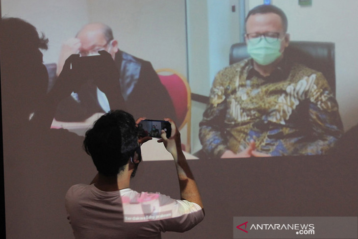 Eks menteri kelautan sedih divonis lima tahun penjara
