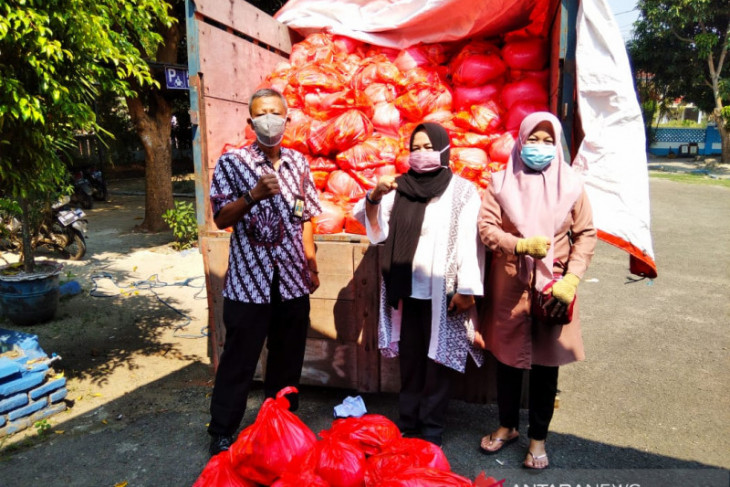 Pemkab Serang salurkan ribuan paket sembako bagi warga isoman