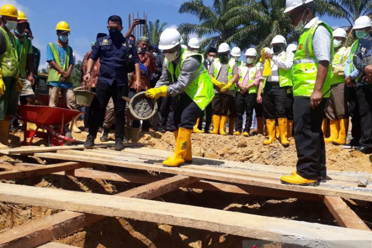 Wabup letakkan batu pertama pembangunan Kantor Bupati Palas