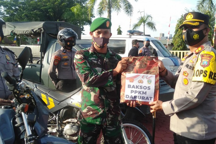 Polres-Kodim 0213/Nias bantu sembako masyarakat terdampak PPKM
